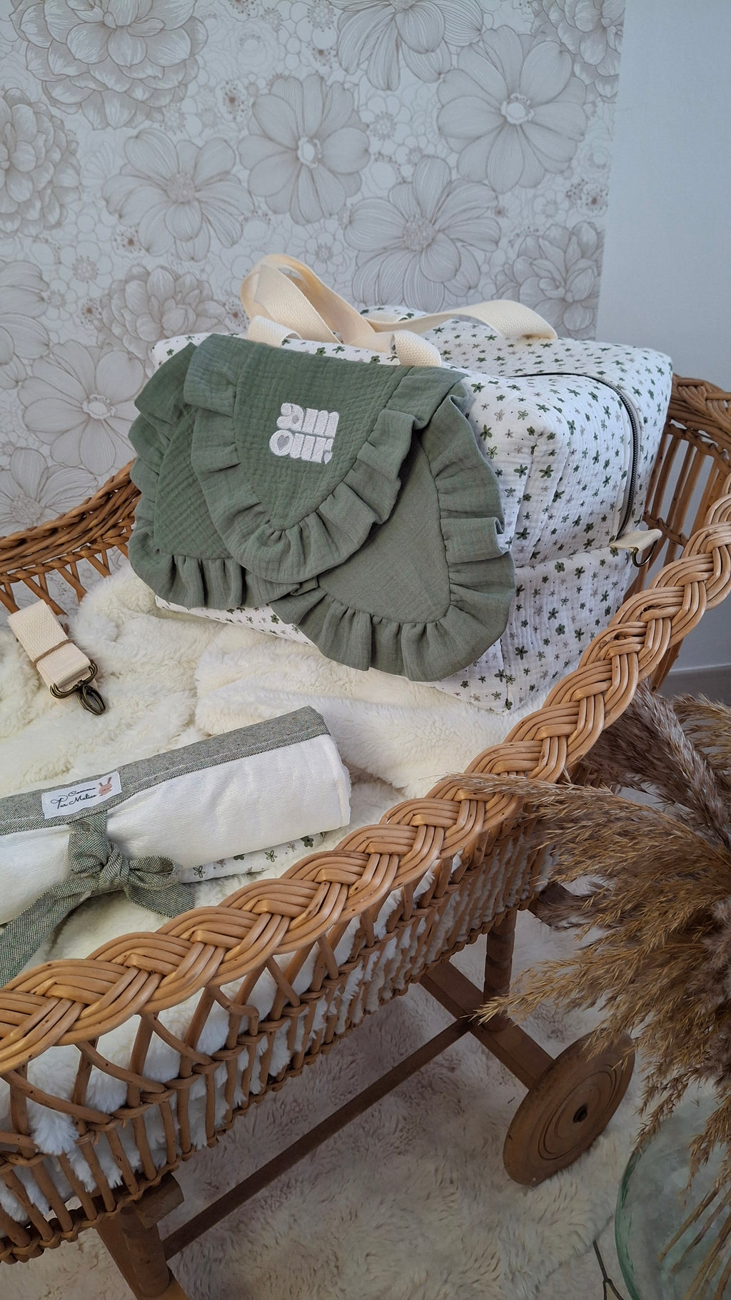 Sac à langer "AMOUR" ❀ Version Pétales • Personnalisé