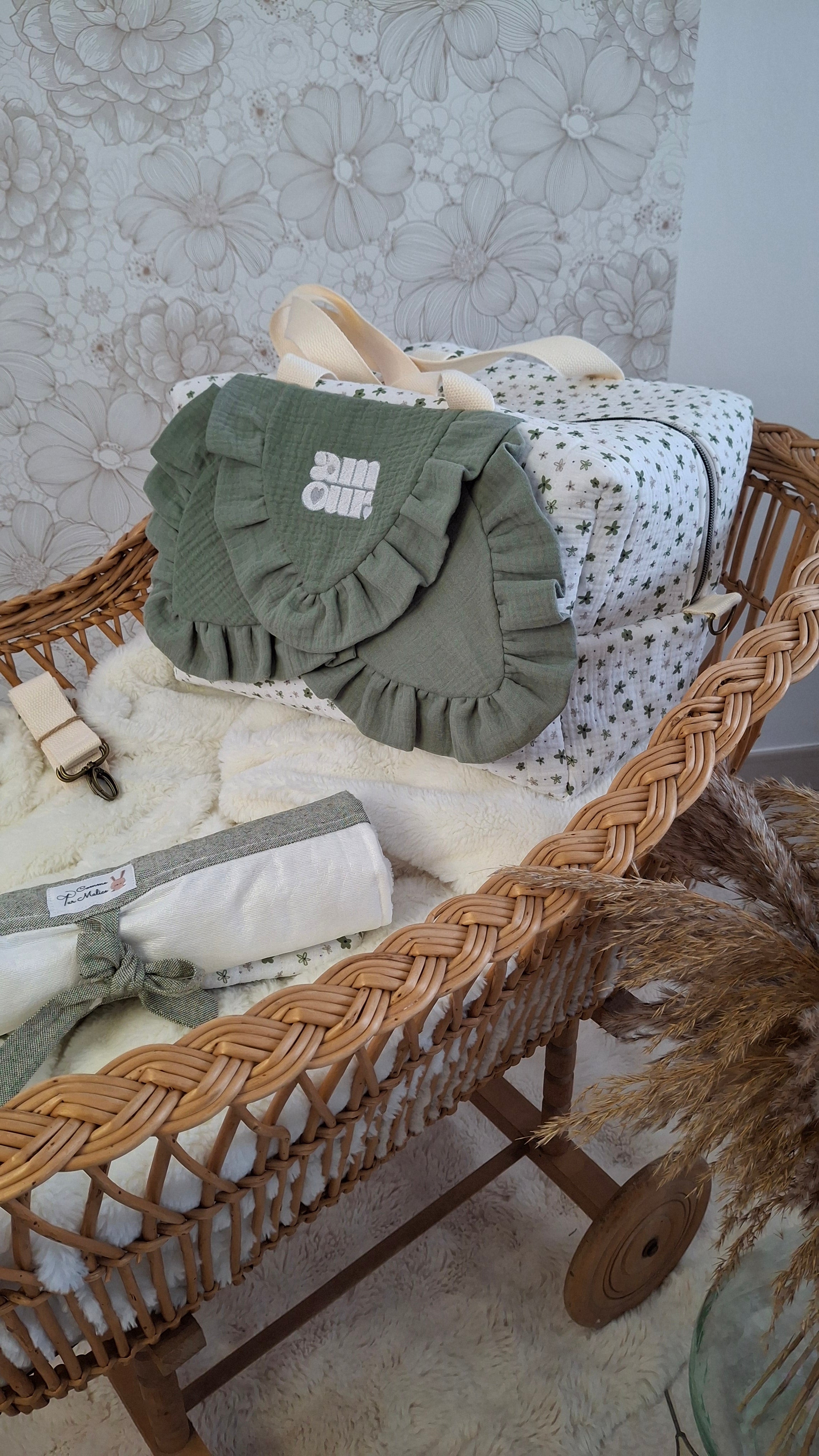 Sac à langer "AMOUR" ❀ Version Pétales • Personnalisé