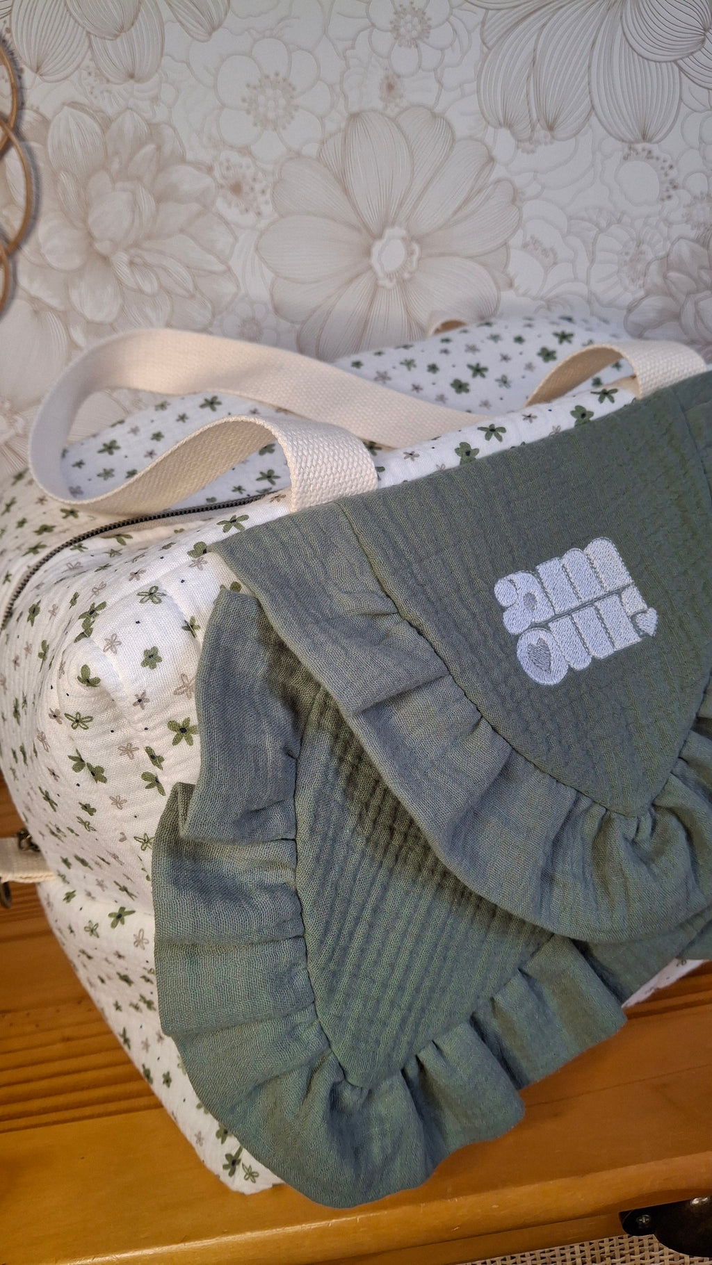 Sac à langer "AMOUR" ❀ Version Pétales • Personnalisé