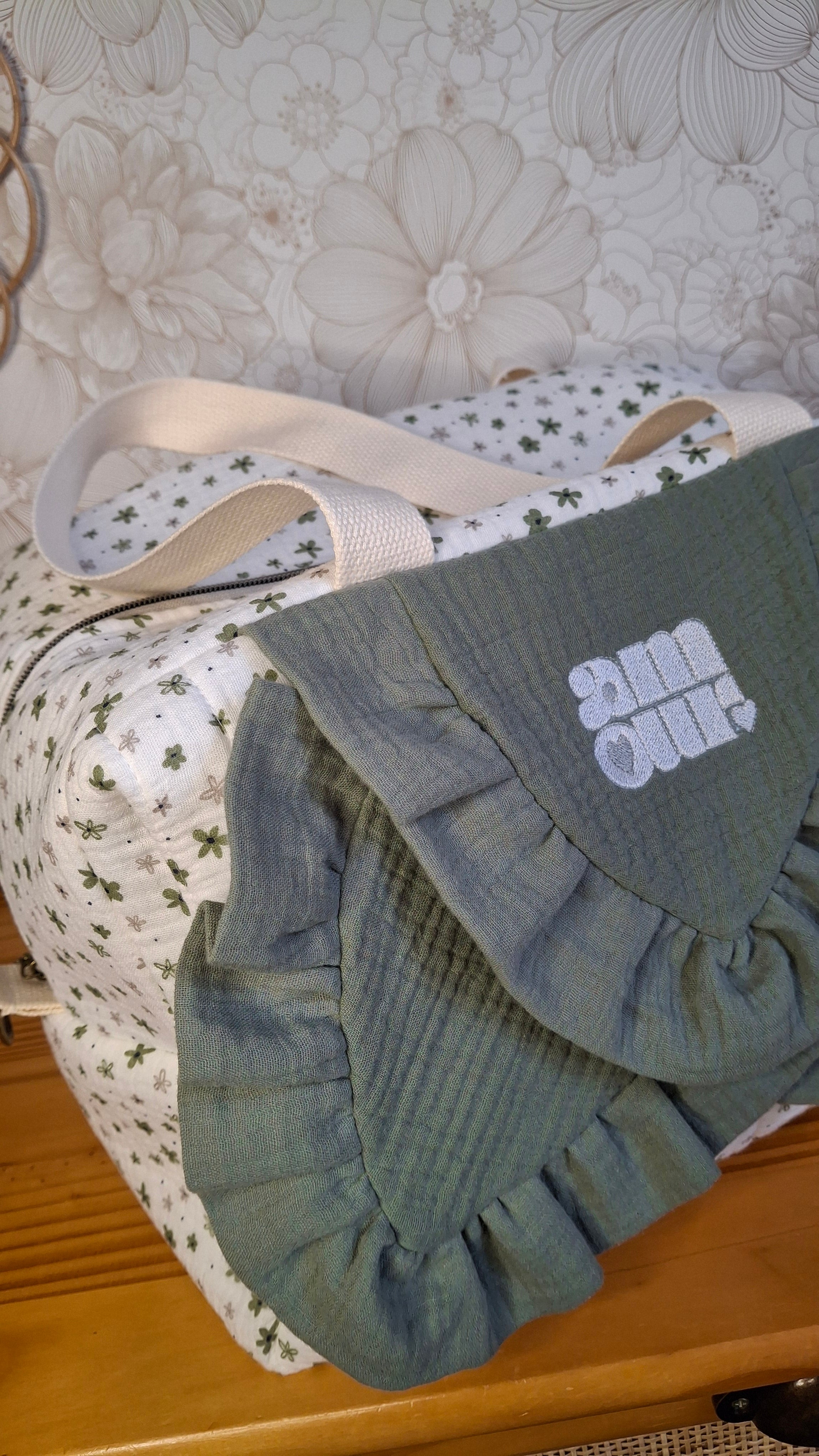 Sac à langer "AMOUR" ❀ Version Pétales • Personnalisé
