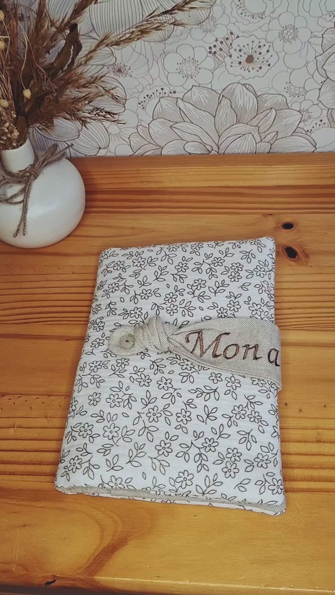 Protège carnet de santé personnalisé "MONA" ❀  Personnalisé